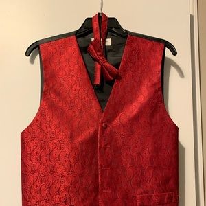 Size M men’s vest with bow tie